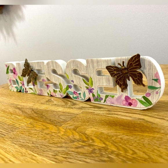 🦋 Free With Any Purchase! Blessed Wooden Floral Sign - Picture 2 of 4
